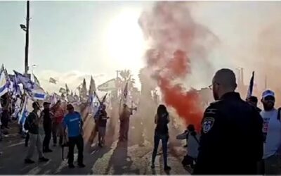 Demonstranten sluiten Israëlische zeehaven en richten de aandacht op luchthaven terwijl gerechtelijke crisis suddert