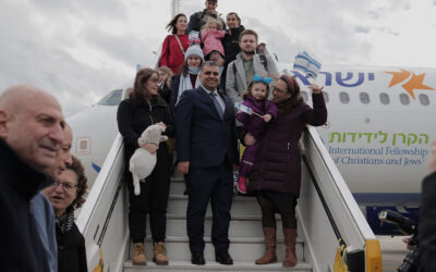 IFCJ viert 100 vluchten die Joodse Oekraïners naar Israël brachten