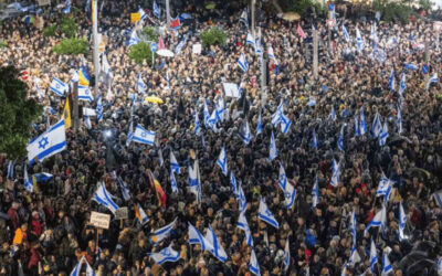 Meer dan 80.000 Israëli’s verzamelen zich in Tel Aviv voor een massademonstratie