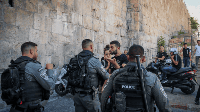 Joods nieuwjaar gaat voorbij zonder grote veiligheidsincidenten, Arabieren botsen met politie in Jeruzalem