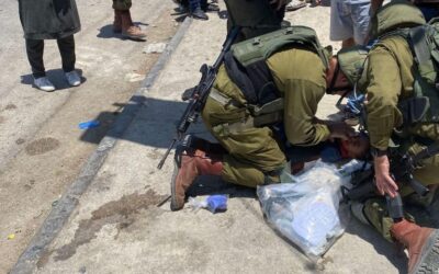 Israëlische soldaten redden Palestijns kind dat gewond raakt bij auto-ongeluk