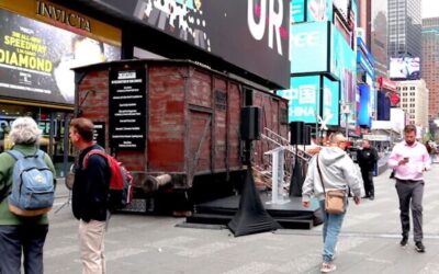 Een Holocaust-veewagen op Times Square betekent een ontroerend, maar schokkend statement